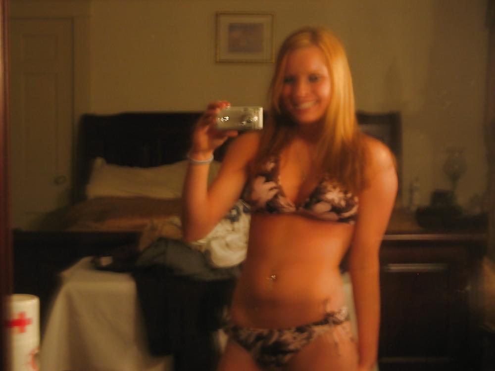 17P Hot ass solo teen 2 (pic set)