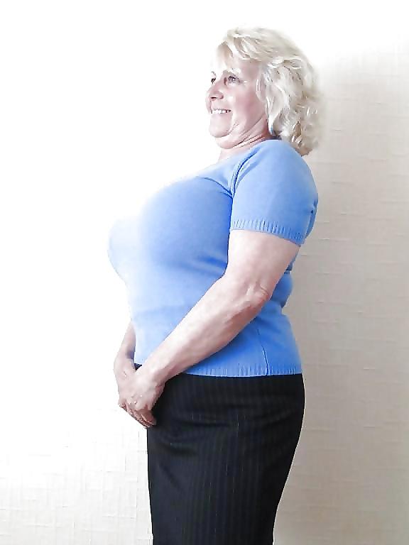 25P Blonde mature big tits 3