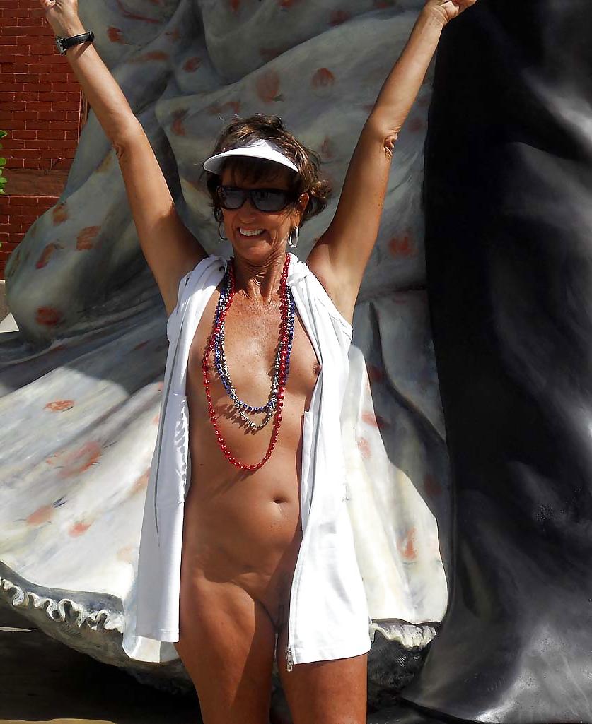 22P Exhib Milf and Gilf Carnival 01