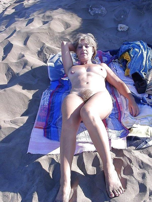 25P Hot MILF and matures