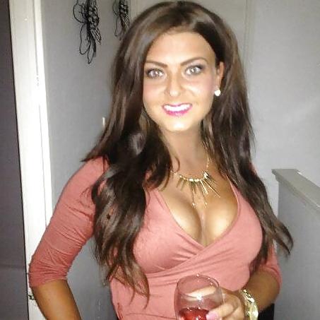 16P Leah - Perky from Glasgow