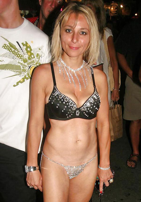 22P Exhib Milf and Gilf Carnival 02