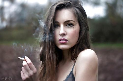 25P Smoking Sexy