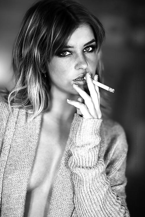25P Smoking Sexy