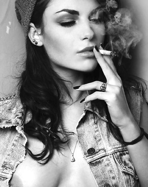 25P Smoking Sexy