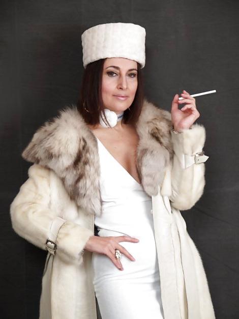 20P More smoking pics