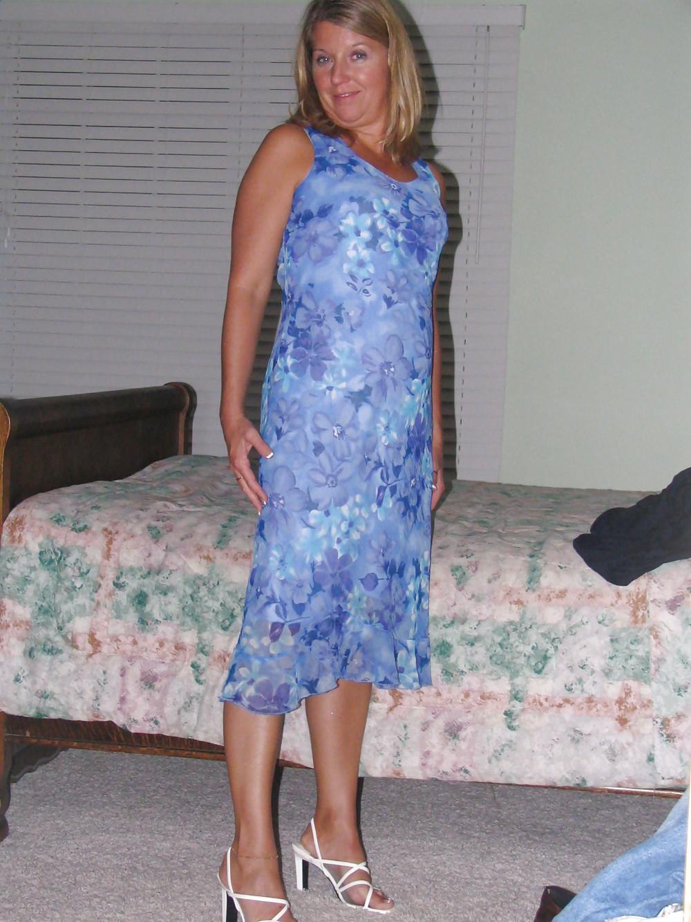 8P Smoking hot mature milf