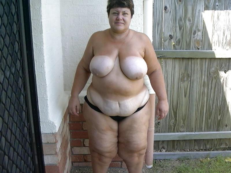 20P Mature saggy tits 30.