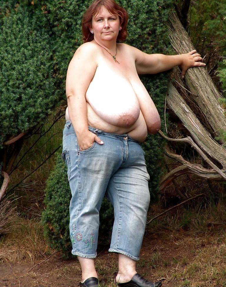 20P Mature saggy tits 30.