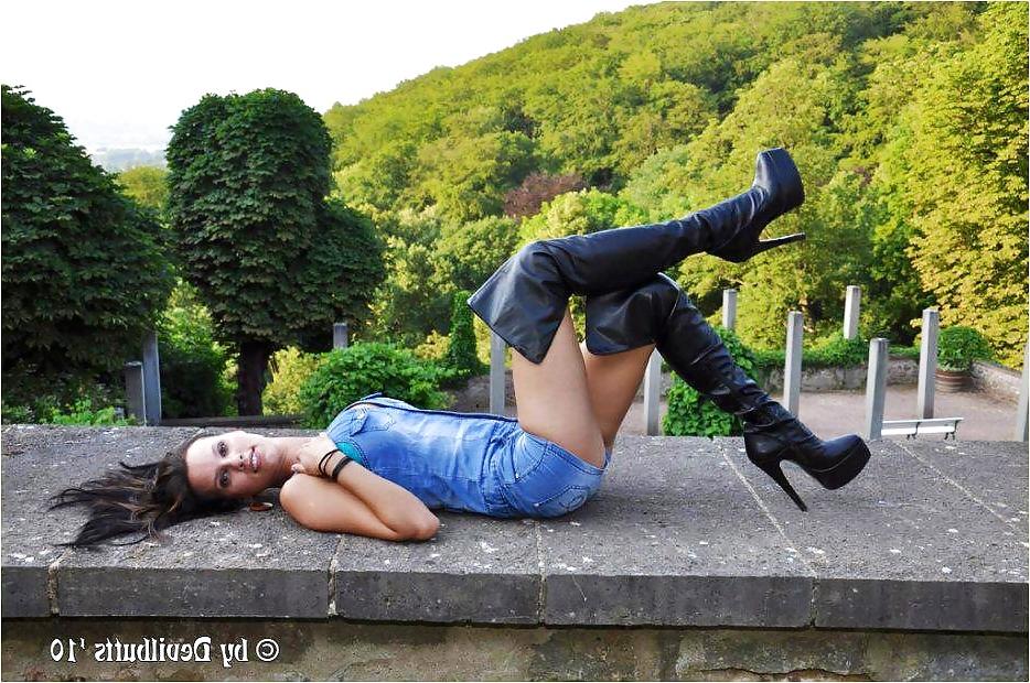 25P Sexy women in boots #4