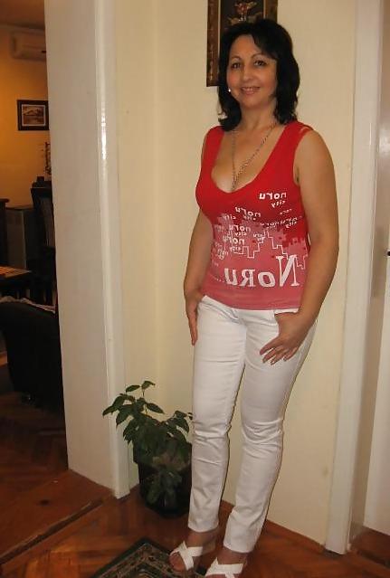 15P Serbian Mature ( Big natural tits )