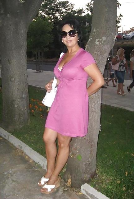 15P Serbian Mature ( Big natural tits )