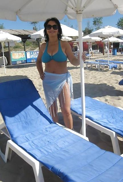 15P Serbian Mature ( Big natural tits )