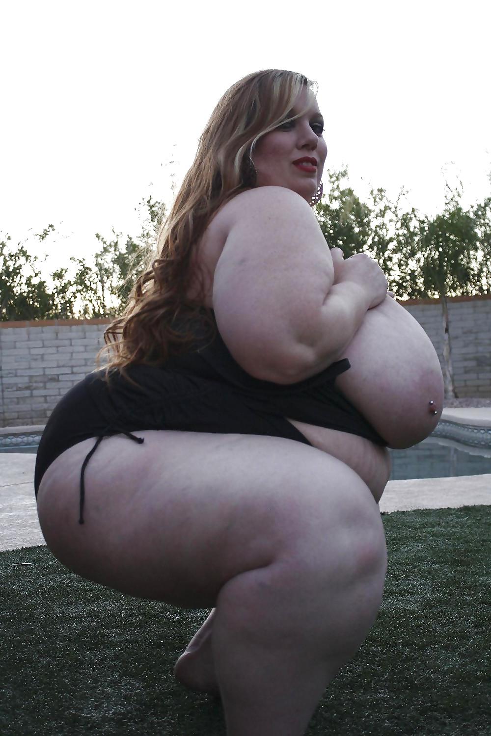 25P Matures - bbw's -babes squatting