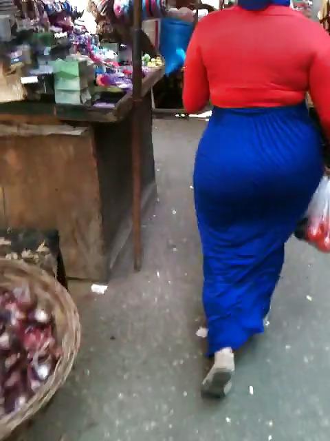17P Hijab Beurette Ass Shopping