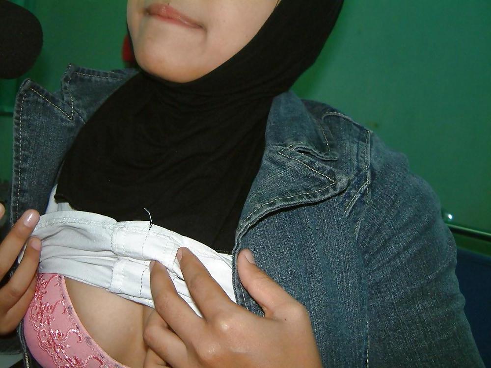 25P BABE ARAB #2