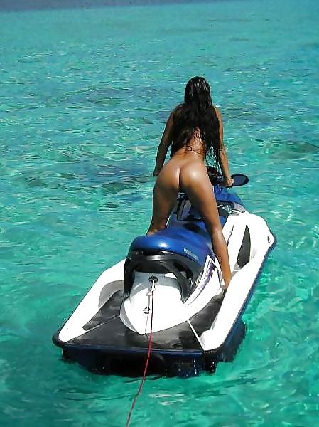 25P Babes & Boats 16