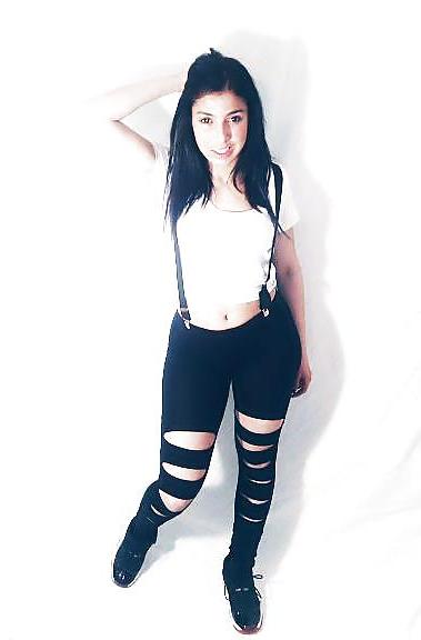 25P Beurette jeune salope Ines arab teen Ines