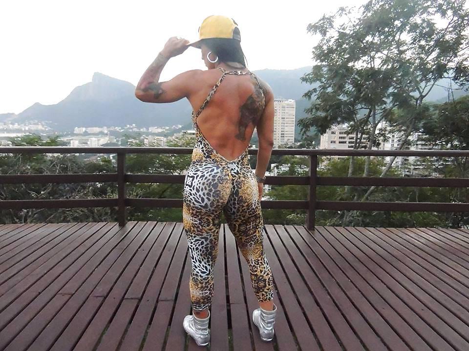 17P Big asses spandex