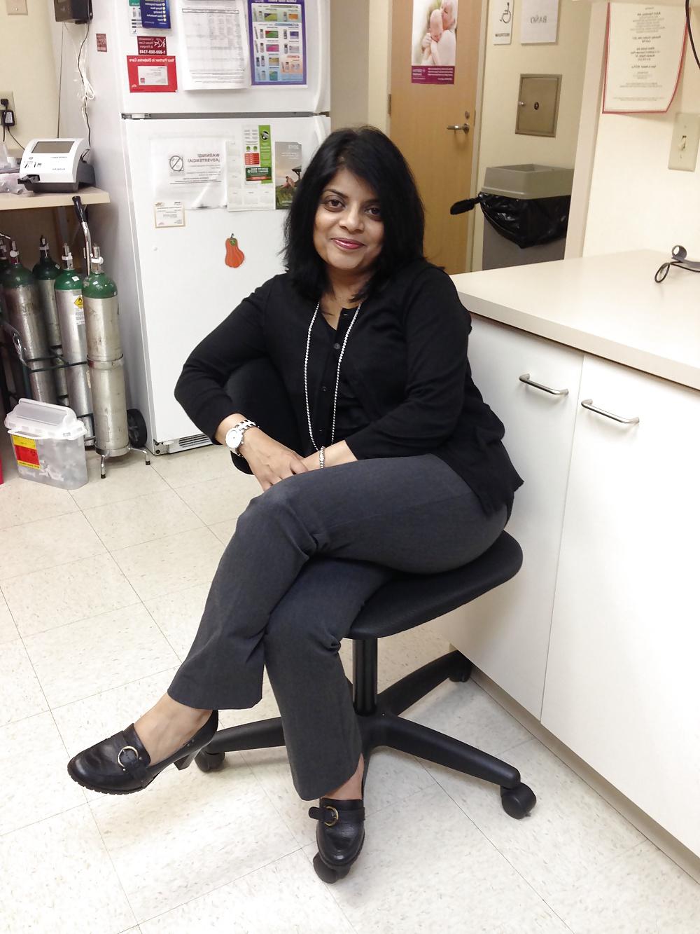 17P Beautiful indian aunty
