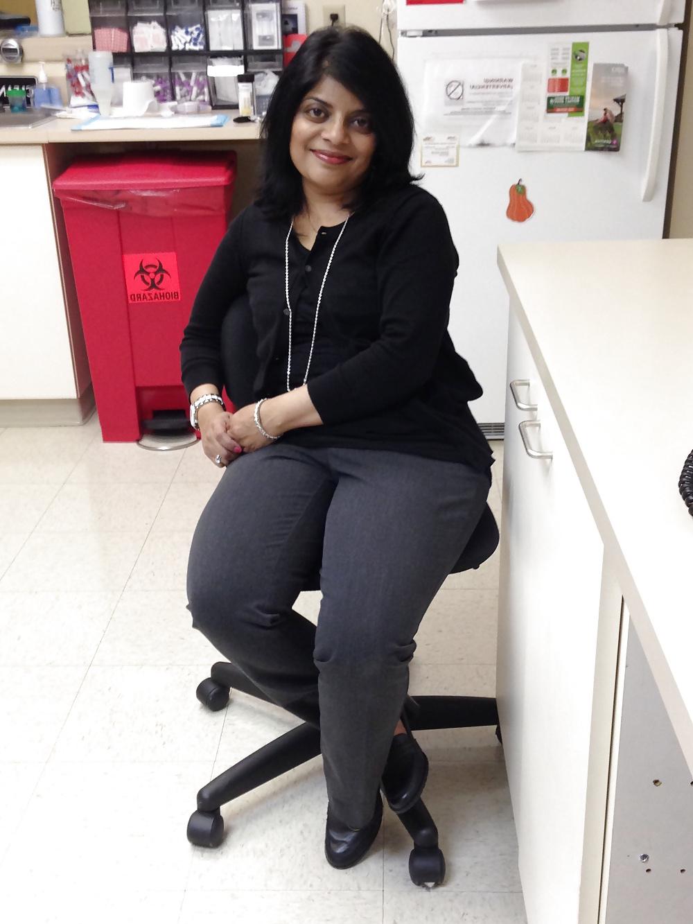 17P Beautiful indian aunty