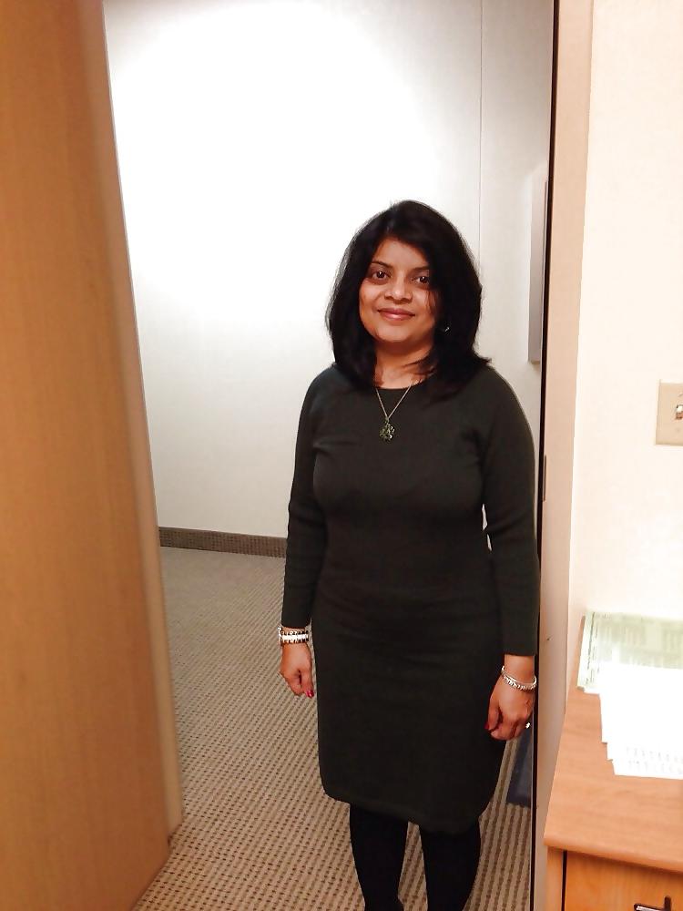 17P Beautiful indian aunty
