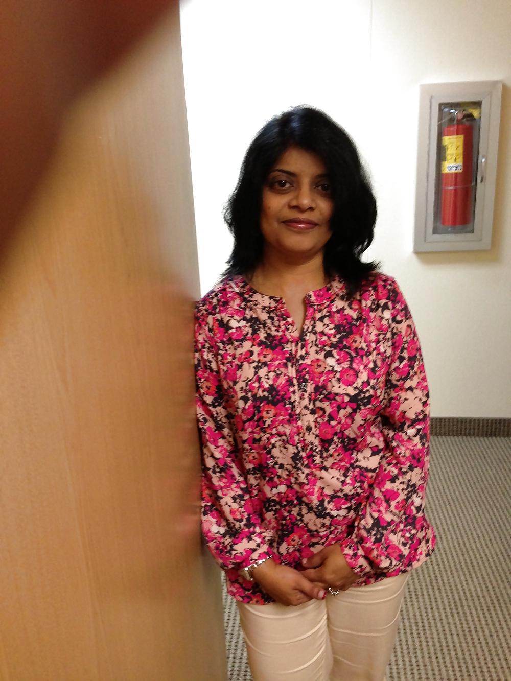 17P Beautiful indian aunty