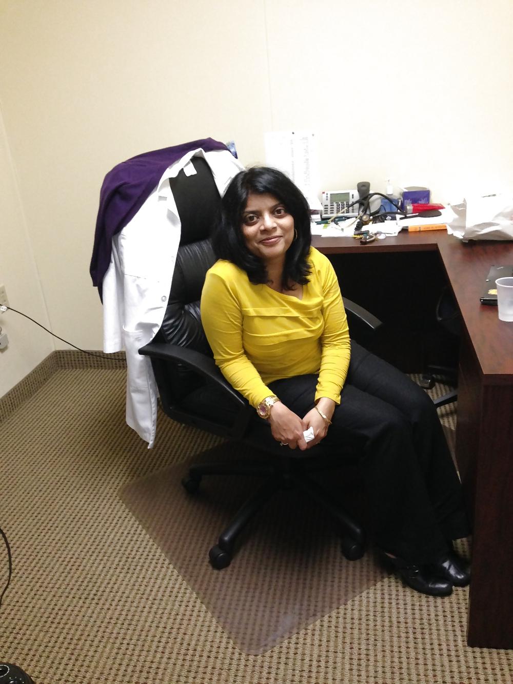 17P Beautiful indian aunty