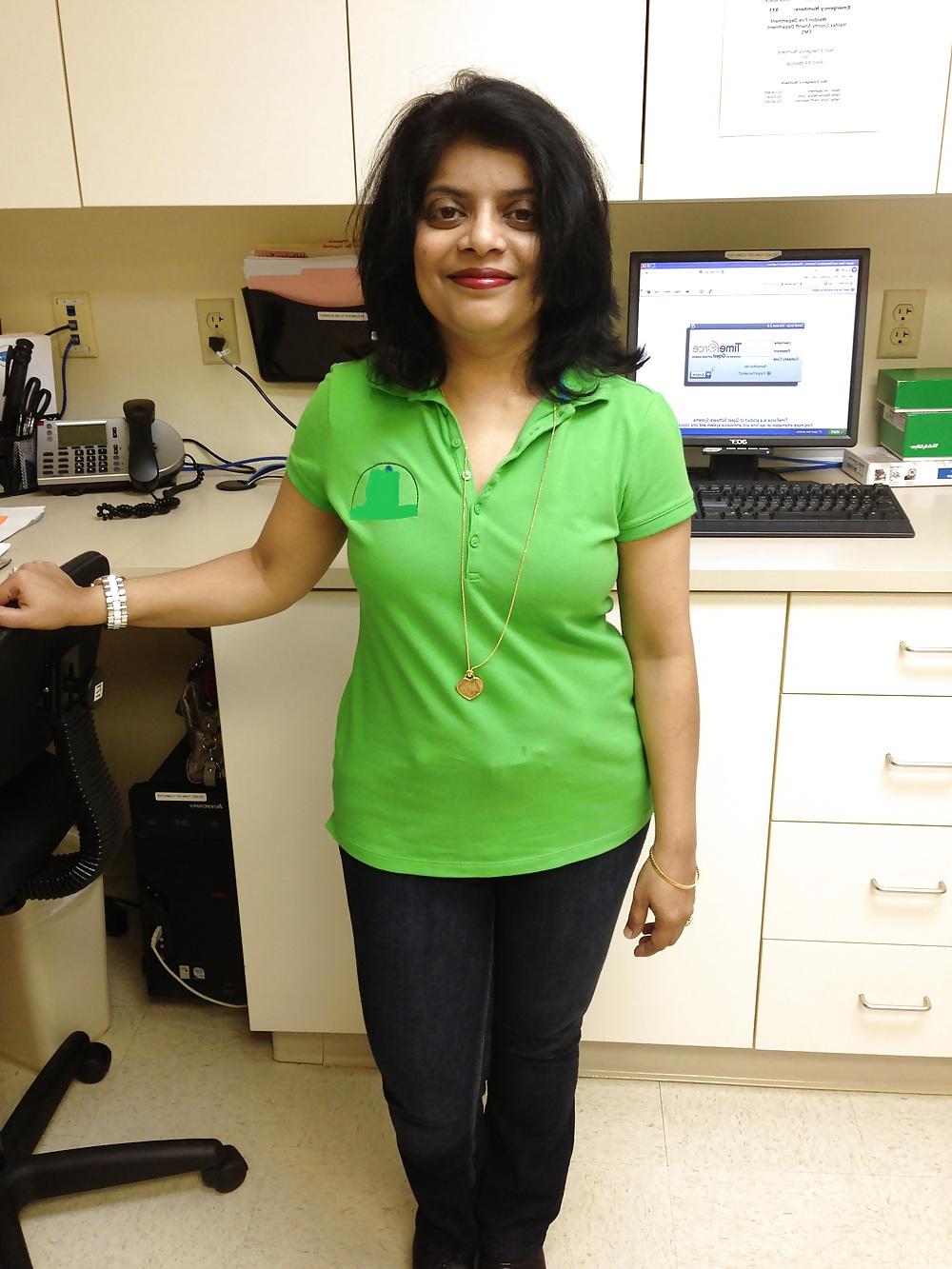 17P Beautiful indian aunty