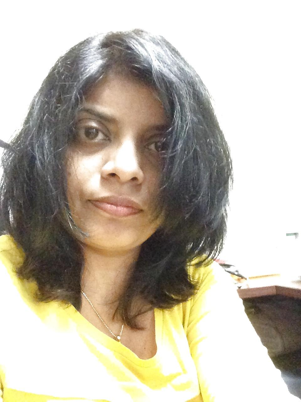 17P Beautiful indian aunty