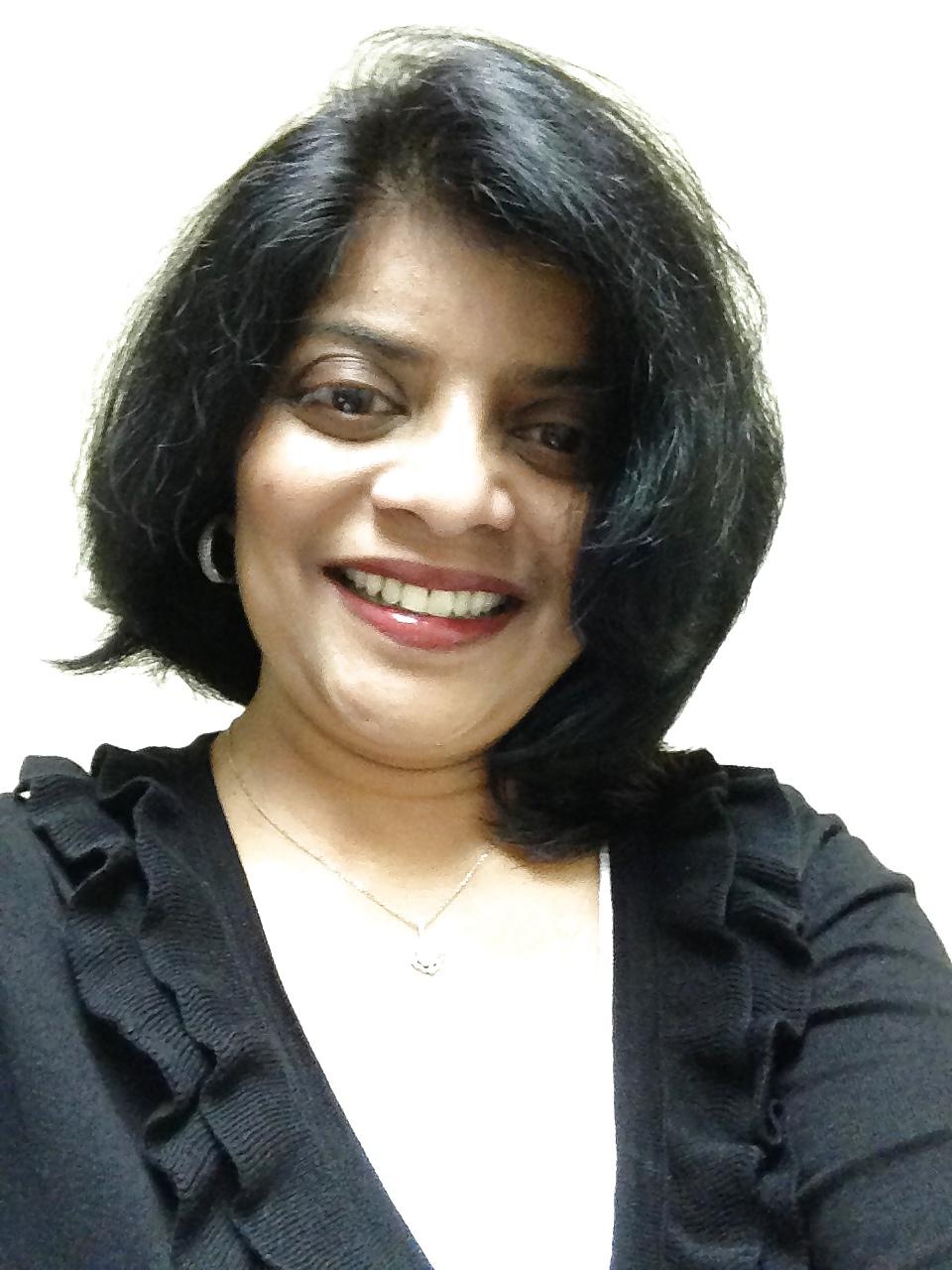 17P Beautiful indian aunty