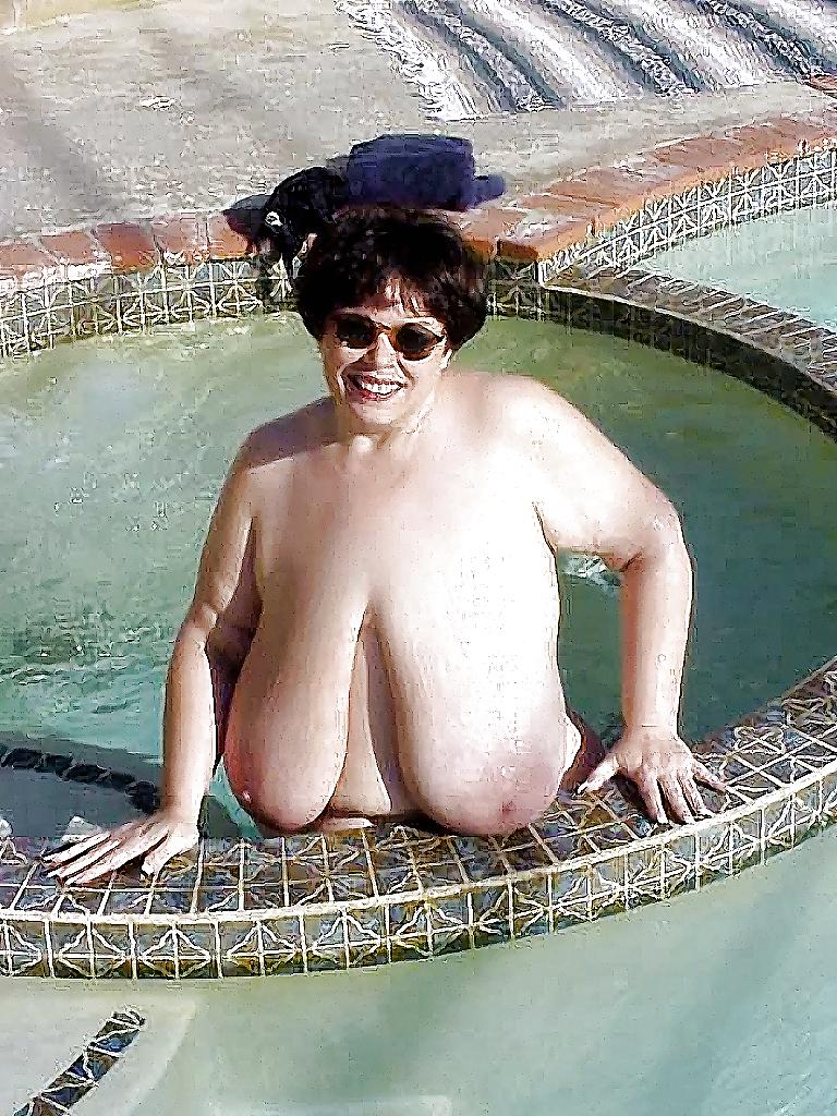 25P Tits for everybody 4