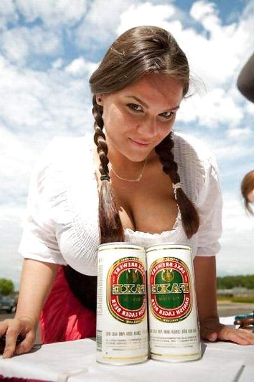 25P Huge boobs, big tits please comment