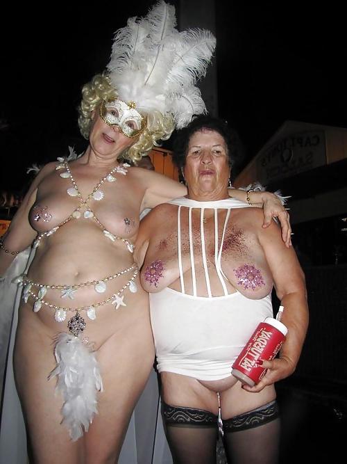 20P Mature saggy tits 15.