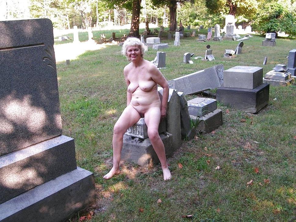 20P Mature saggy tits 15.