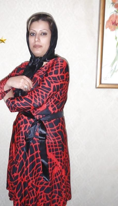 20P MATURE ARAB WOMAN WITH BIG BOOBS 