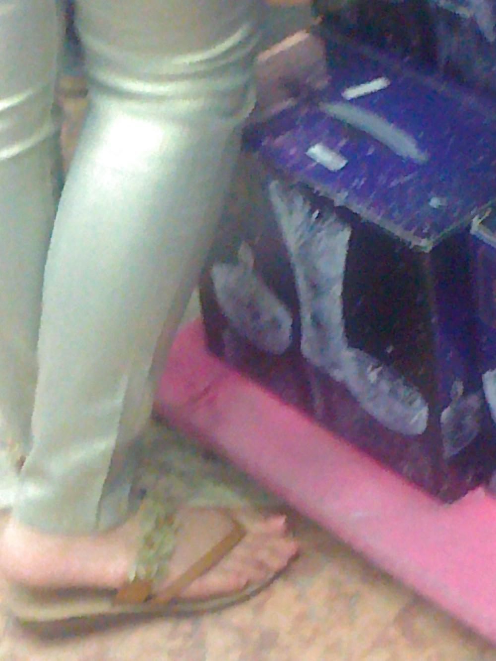 16P Candid egyptian feet