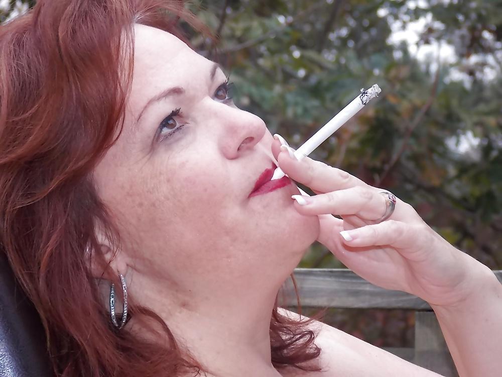 25P Smoking girlfriend