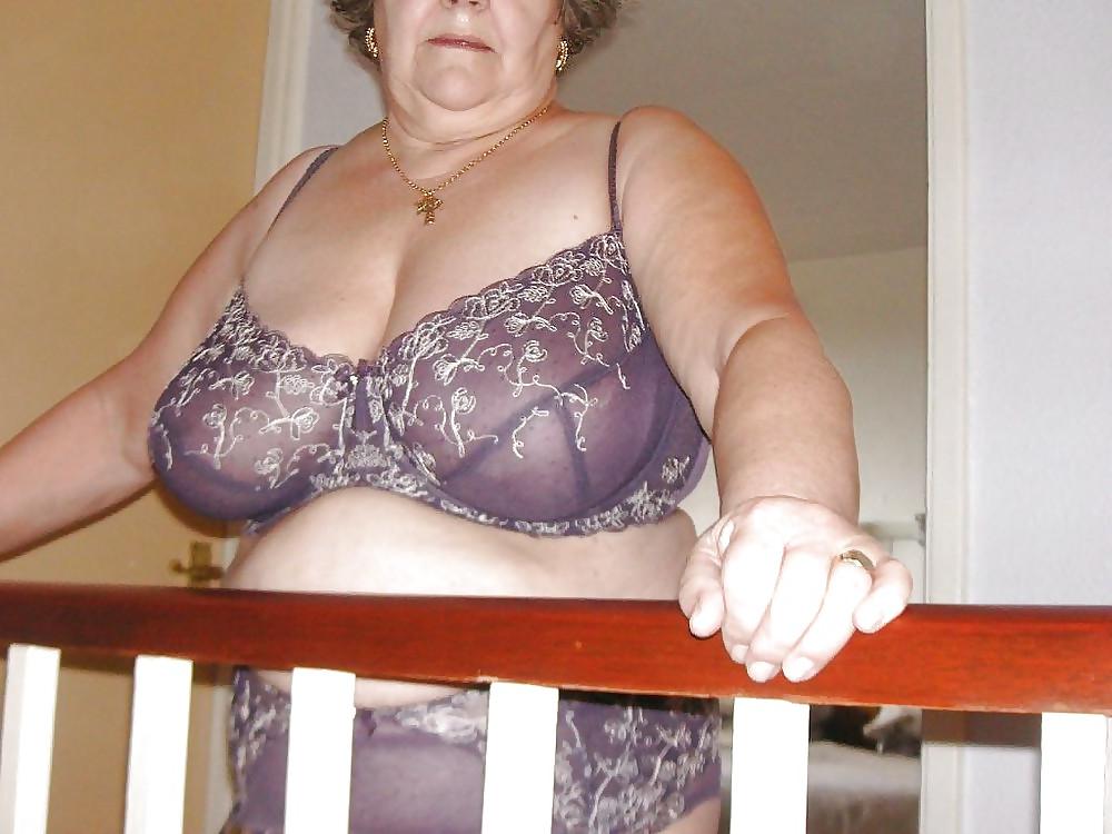 25P Granny mature Bras Big  Tits