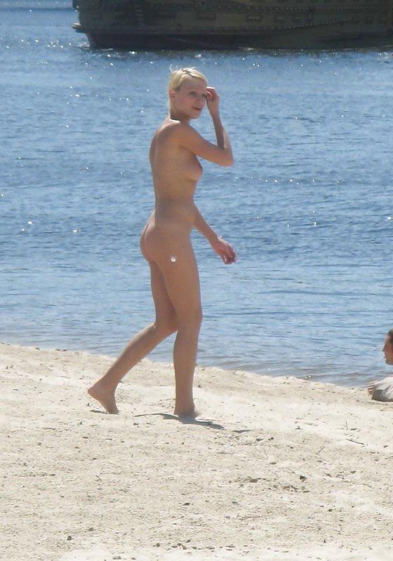 25P Blonde Nudists - I'm looking for a husband