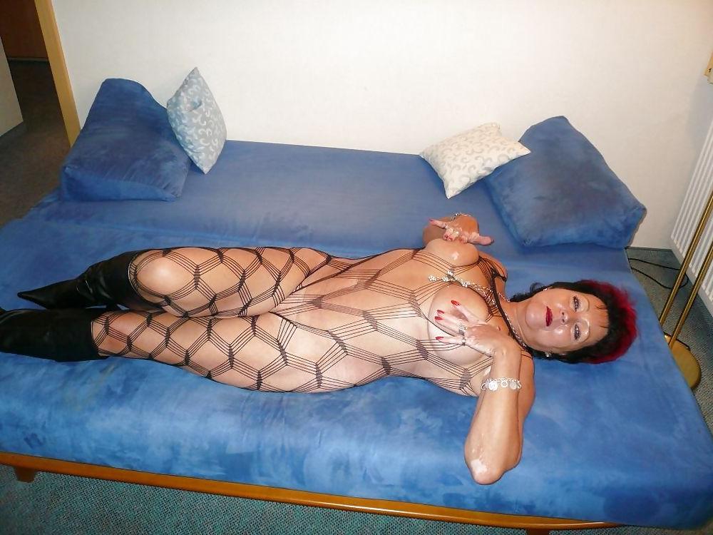 24P German sexy wife exposed near Garmisch