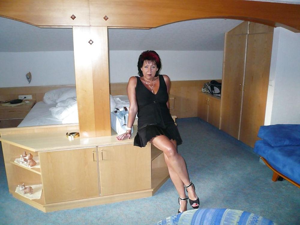 24P German sexy wife exposed near Garmisch