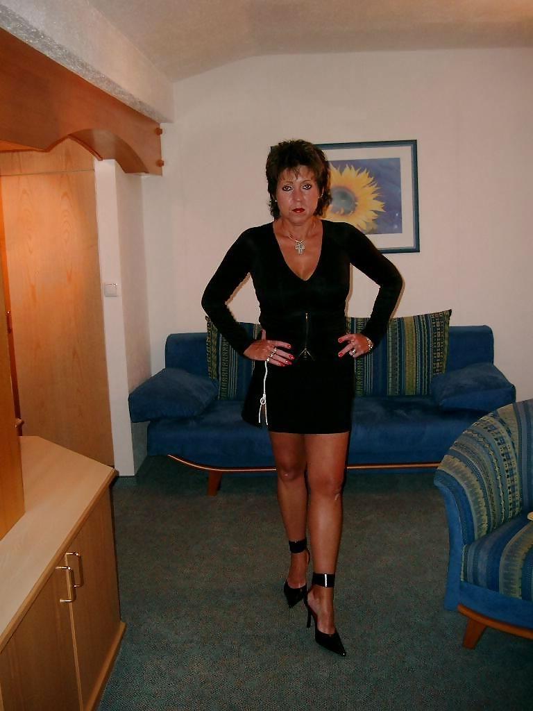 24P German sexy wife exposed near Garmisch