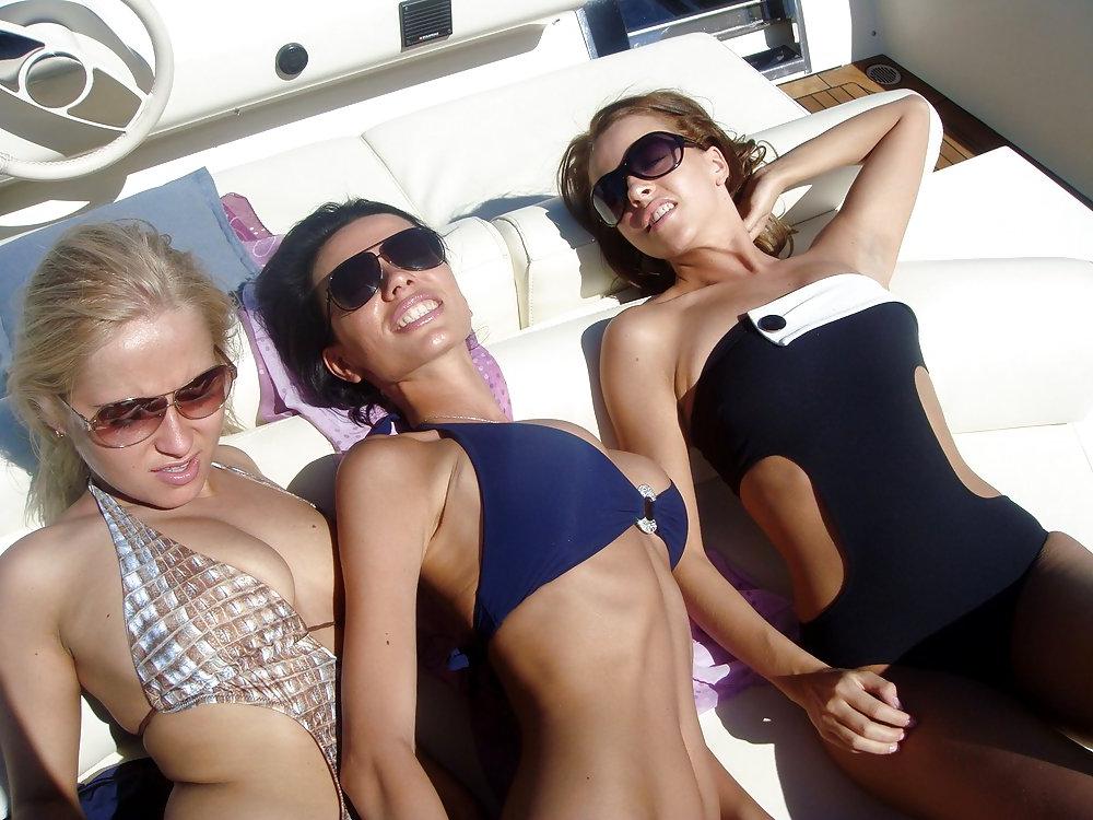 25P Bikini-Babes posieren für dich