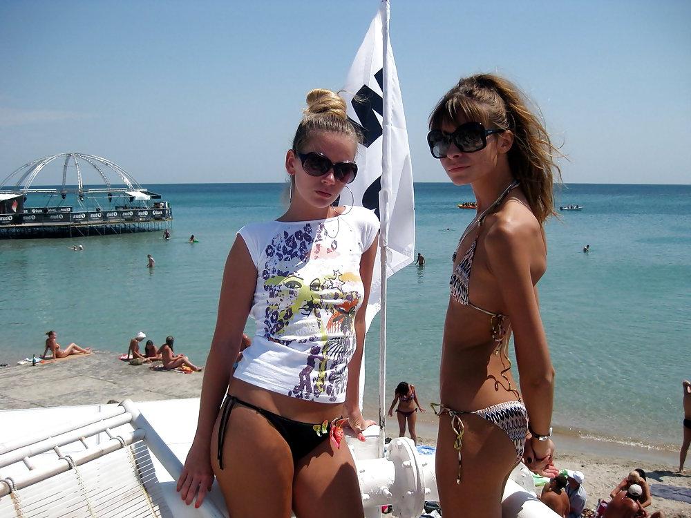 25P Bikini-Babes posieren für dich