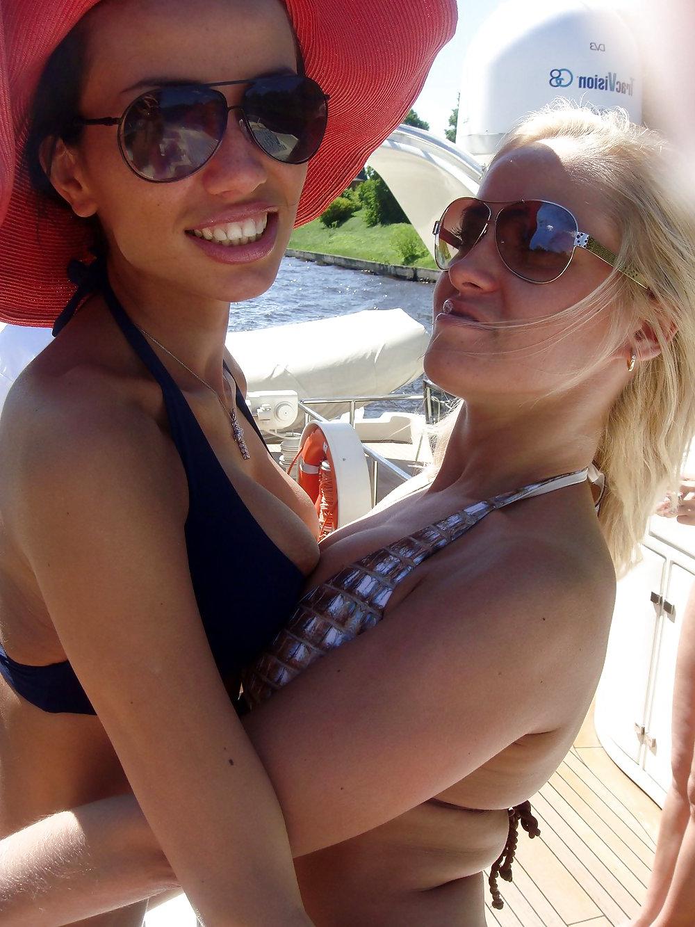 25P Bikini-Babes posieren für dich