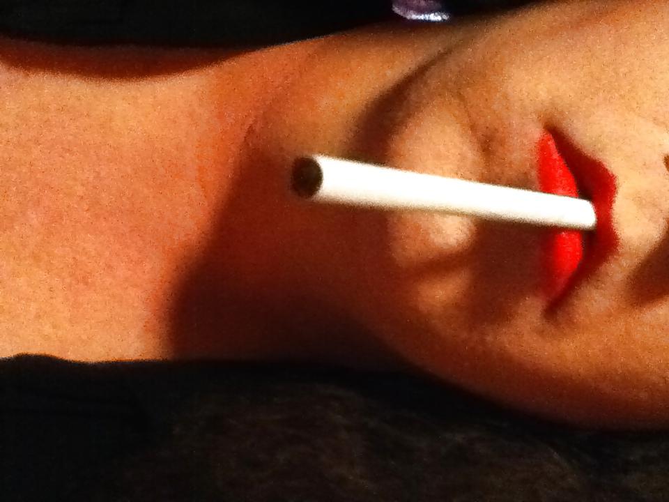 8P Smoking for a fan 