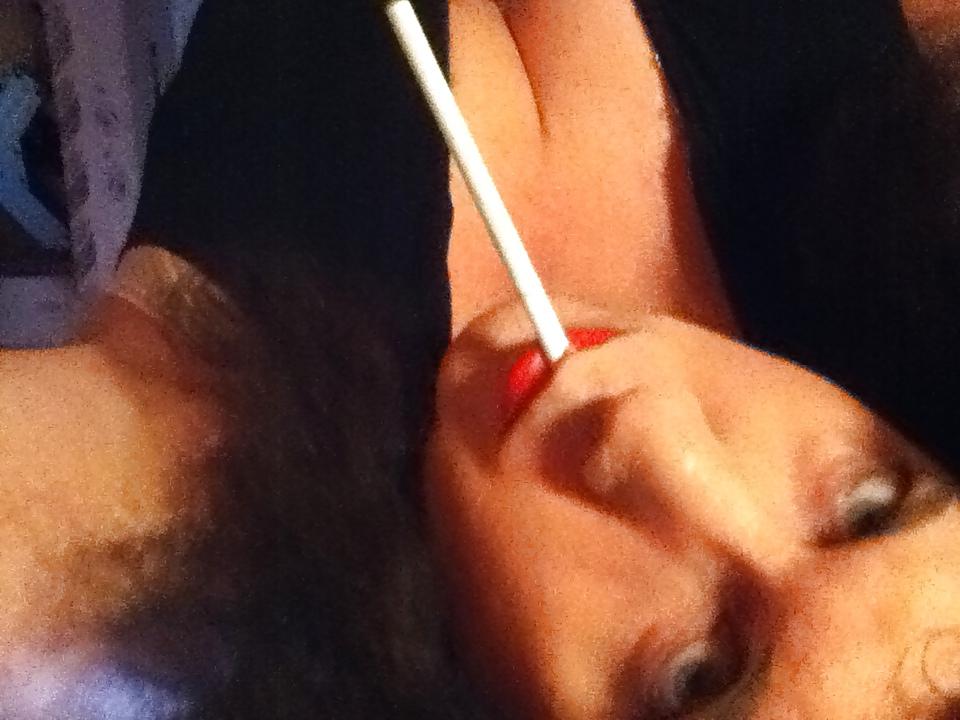 8P Smoking for a fan 