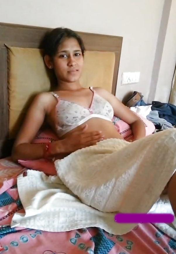 7P Cute Indian Girl Divya Nude Boobs Pictures