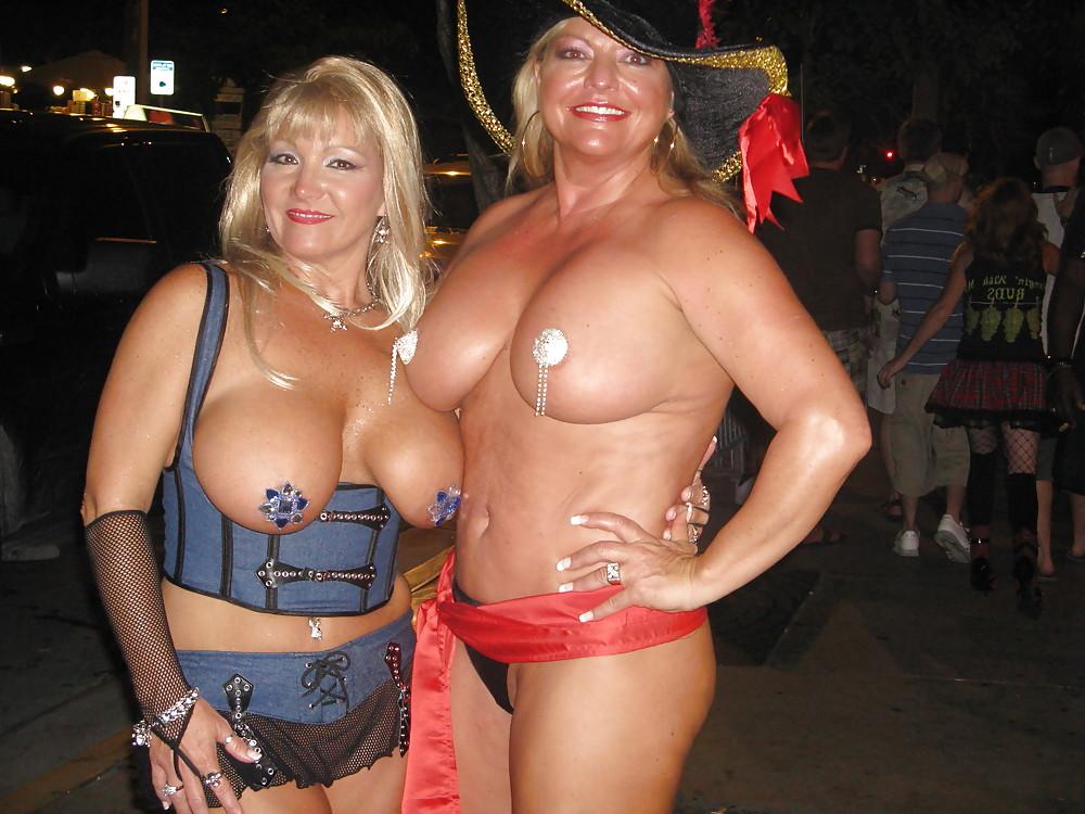 25P Grannies bbws milfs massive collection